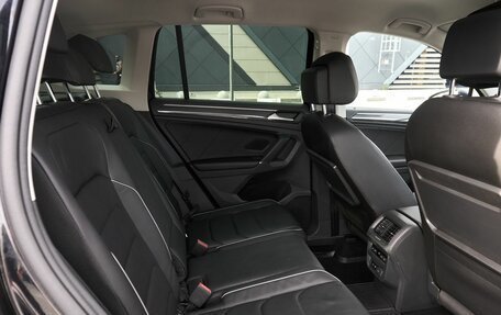 Volkswagen Tiguan II, 2018 год, 2 950 000 рублей, 7 фотография