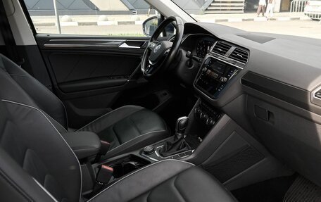 Volkswagen Tiguan II, 2018 год, 2 950 000 рублей, 6 фотография