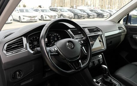 Volkswagen Tiguan II, 2018 год, 2 950 000 рублей, 5 фотография