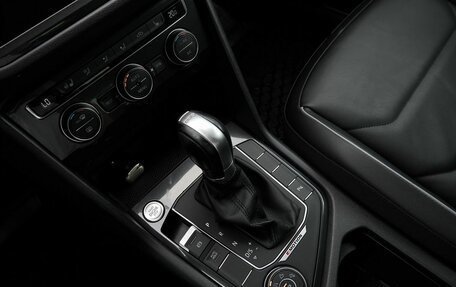 Volkswagen Tiguan II, 2018 год, 2 950 000 рублей, 11 фотография