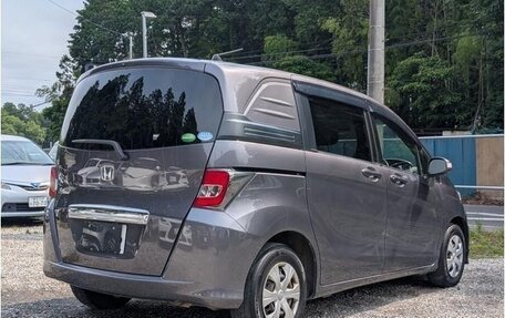 Honda Freed I, 2014 год, 780 000 рублей, 2 фотография