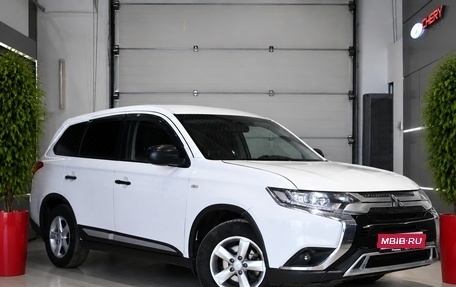 Mitsubishi Outlander III рестайлинг 3, 2018 год, 1 550 000 рублей, 1 фотография
