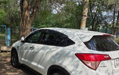 Honda Vezel, 2017 год, 1 799 999 рублей, 10 фотография