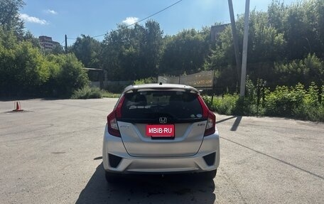 Honda Fit III, 2013 год, 880 000 рублей, 7 фотография