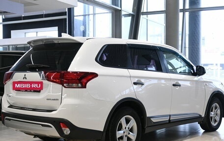 Mitsubishi Outlander III рестайлинг 3, 2018 год, 1 550 000 рублей, 5 фотография