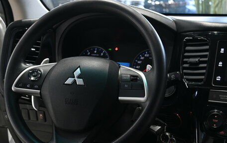 Mitsubishi Outlander III рестайлинг 3, 2018 год, 1 550 000 рублей, 11 фотография