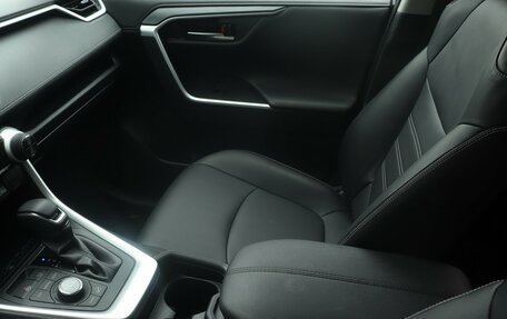 Toyota RAV4, 2019 год, 3 150 000 рублей, 14 фотография