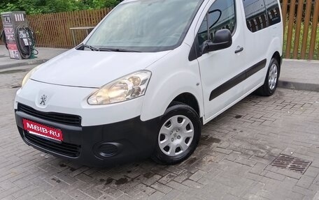 Peugeot Partner II рестайлинг 2, 2014 год, 715 000 рублей, 1 фотография