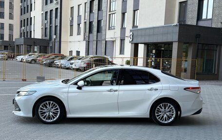 Toyota Camry, 2019 год, 2 390 000 рублей, 2 фотография