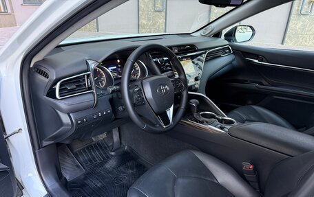 Toyota Camry, 2019 год, 2 390 000 рублей, 9 фотография