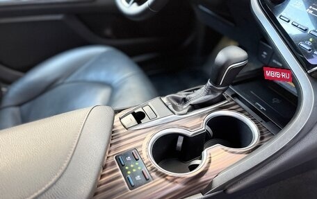 Toyota Camry, 2019 год, 2 390 000 рублей, 12 фотография