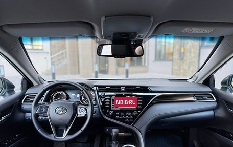 Toyota Camry, 2019 год, 2 390 000 рублей, 11 фотография