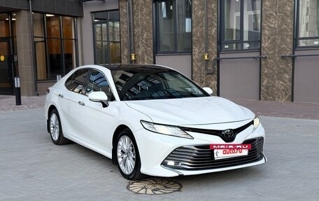 Toyota Camry, 2019 год, 2 390 000 рублей, 7 фотография