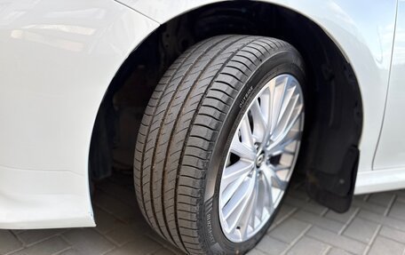 Toyota Camry, 2019 год, 2 390 000 рублей, 23 фотография