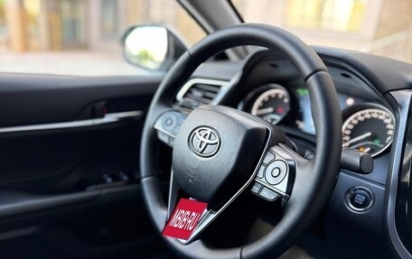 Toyota Camry, 2019 год, 2 390 000 рублей, 14 фотография