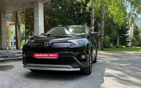 Toyota RAV4, 2017 год, 3 199 000 рублей, 3 фотография
