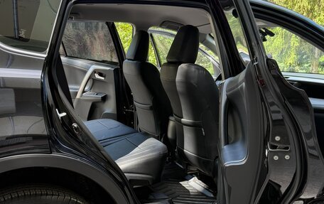 Toyota RAV4, 2017 год, 3 199 000 рублей, 10 фотография
