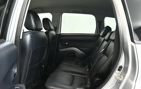Mitsubishi Outlander III рестайлинг 3, 2006 год, 1 100 000 рублей, 10 фотография