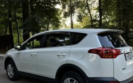 Toyota RAV4, 2015 год, 1 850 000 рублей, 5 фотография