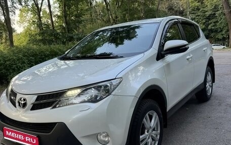 Toyota RAV4, 2015 год, 1 850 000 рублей, 1 фотография