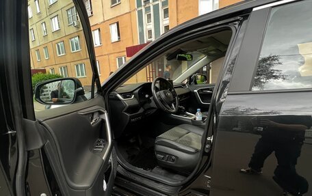 Toyota RAV4, 2023 год, 3 650 000 рублей, 2 фотография