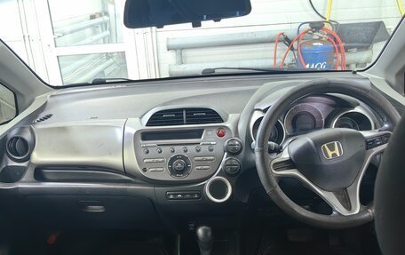 Honda Fit III, 2010 год, 530 000 рублей, 18 фотография