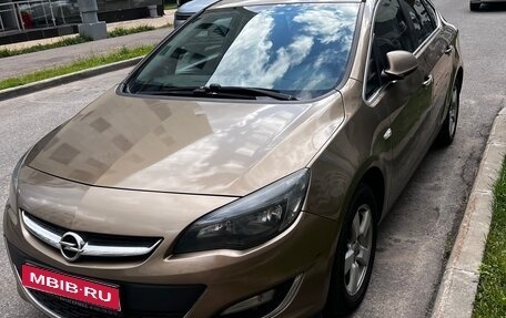 Opel Astra J, 2013 год, 1 000 000 рублей, 1 фотография