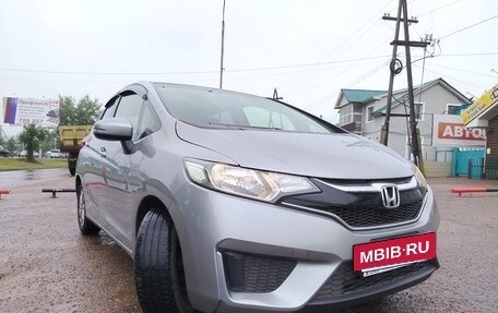 Honda Fit III, 2016 год, 950 000 рублей, 2 фотография