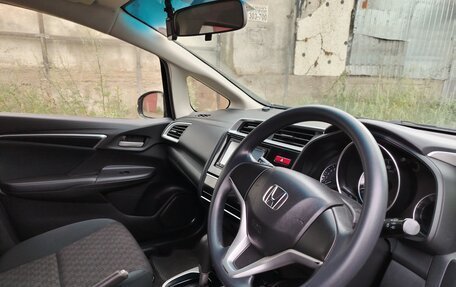 Honda Fit III, 2016 год, 950 000 рублей, 24 фотография