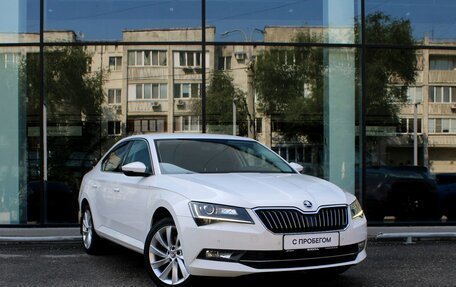 Skoda Superb III рестайлинг, 2015 год, 1 655 000 рублей, 3 фотография