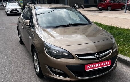 Opel Astra J, 2013 год, 1 000 000 рублей, 4 фотография