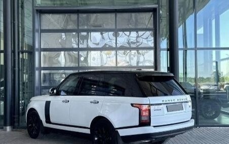 Land Rover Range Rover IV рестайлинг, 2014 год, 2 800 000 рублей, 5 фотография