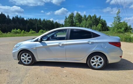 Hyundai Solaris II рестайлинг, 2013 год, 850 000 рублей, 4 фотография