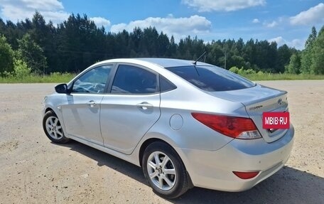 Hyundai Solaris II рестайлинг, 2013 год, 850 000 рублей, 2 фотография