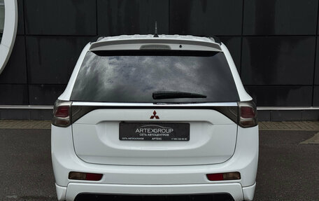 Mitsubishi Outlander III рестайлинг 3, 2013 год, 1 400 000 рублей, 6 фотография
