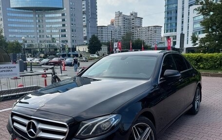 Mercedes-Benz E-Класс, 2019 год, 3 300 000 рублей, 1 фотография