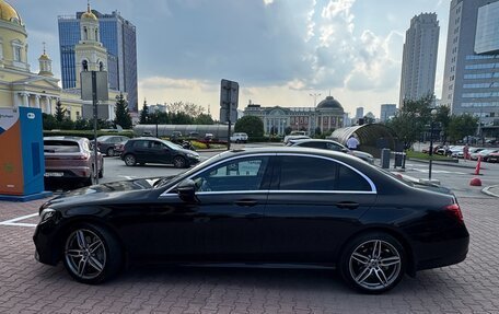 Mercedes-Benz E-Класс, 2019 год, 3 300 000 рублей, 7 фотография