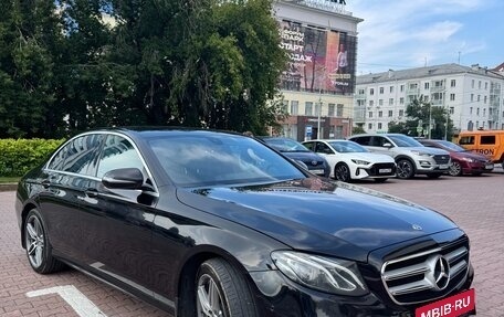Mercedes-Benz E-Класс, 2019 год, 3 300 000 рублей, 2 фотография