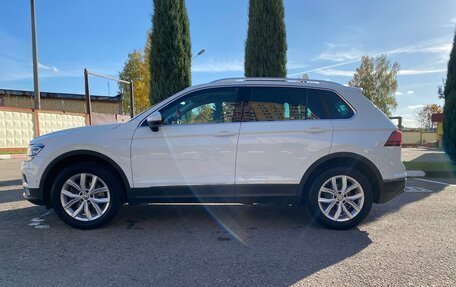 Volkswagen Tiguan II, 2017 год, 2 650 000 рублей, 2 фотография