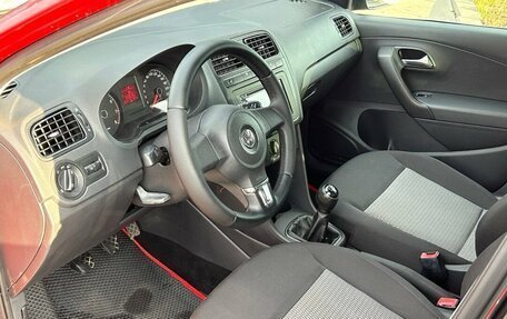Volkswagen Polo VI (EU Market), 2012 год, 800 000 рублей, 10 фотография