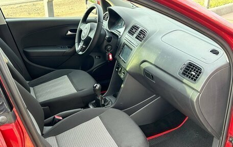 Volkswagen Polo VI (EU Market), 2012 год, 800 000 рублей, 23 фотография