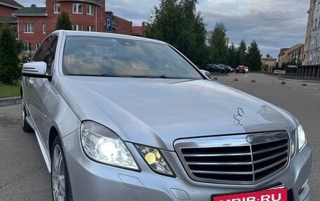 Mercedes-Benz E-Класс, 2011 год, 1 850 000 рублей, 2 фотография