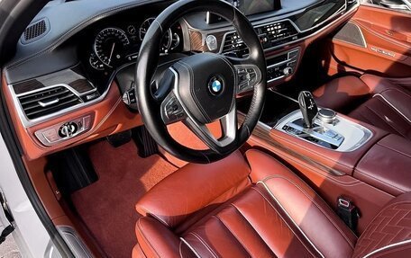BMW 7 серия, 2016 год, 3 280 000 рублей, 8 фотография