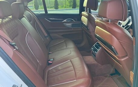 BMW 7 серия, 2016 год, 3 280 000 рублей, 12 фотография