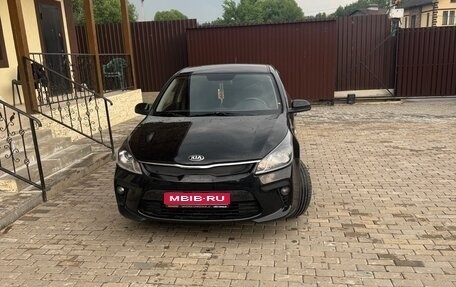KIA Rio IV, 2019 год, 980 000 рублей, 1 фотография