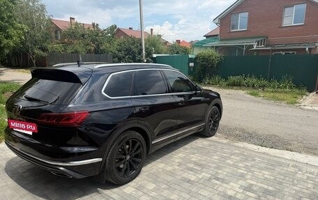 Volkswagen Touareg III, 2021 год, 5 800 000 рублей, 6 фотография