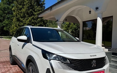 Peugeot 5008 II, 2021 год, 2 495 000 рублей, 1 фотография