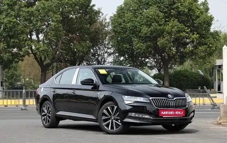 Skoda Superb III рестайлинг, 2025 год, 3 250 000 рублей, 3 фотография
