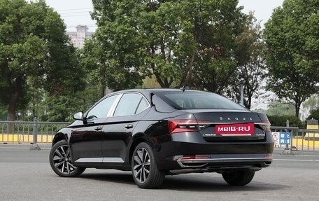 Skoda Superb III рестайлинг, 2025 год, 3 250 000 рублей, 4 фотография