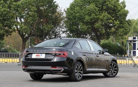 Skoda Superb III рестайлинг, 2025 год, 3 250 000 рублей, 6 фотография